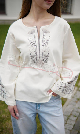 Women's blouse with embroidery 559-2