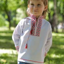 Measuring for a men’s embroidered shirt