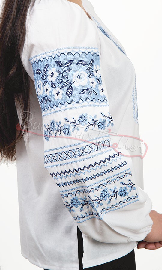 Женская вышиванка с синей вышивкой 5544 - фото 2 vishivano4ka.com.ua
