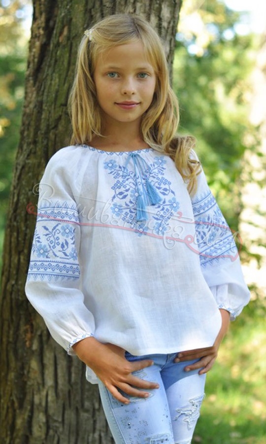 Вишиванка з блакитною вишивкою для дівчинки Д032 - фото 2 vishivano4ka.com.ua