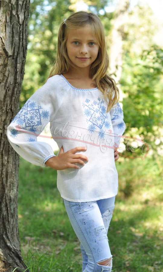 Вышиванка для девочки с голубой вышивкой ДД012 - фото 1 vishivano4ka.com.ua