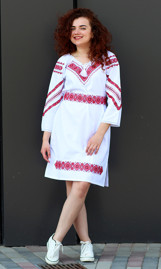 Платье с красным геометрическим узором 5470 - фото 1 vishivano4ka.com.ua