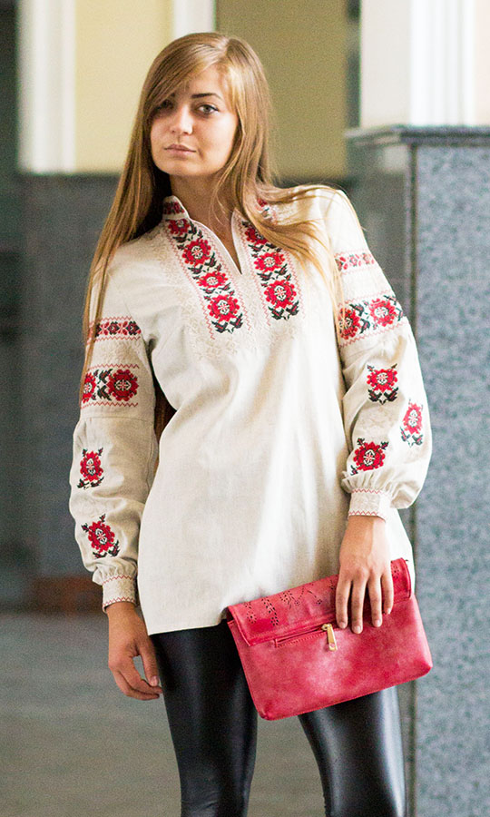 Ефектна туніка-вишиванка з ружами 533-4 - фото 1 vishivano4ka.com.ua