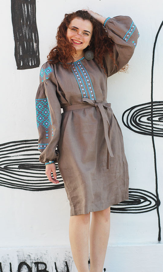 Вышитое женское платье с геометрическим узором 4147 - фото 3 vishivano4ka.com.ua