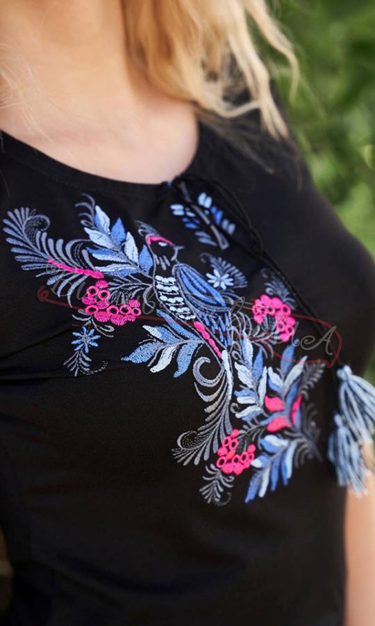 Жіноча футболка з вишивкою 5133 - фото 2 vishivano4ka.com.ua