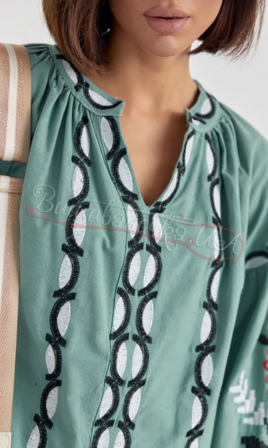 Жіноча вишиванка з вишивкою гладдю 5560 - фото 3 vishivano4ka.com.ua