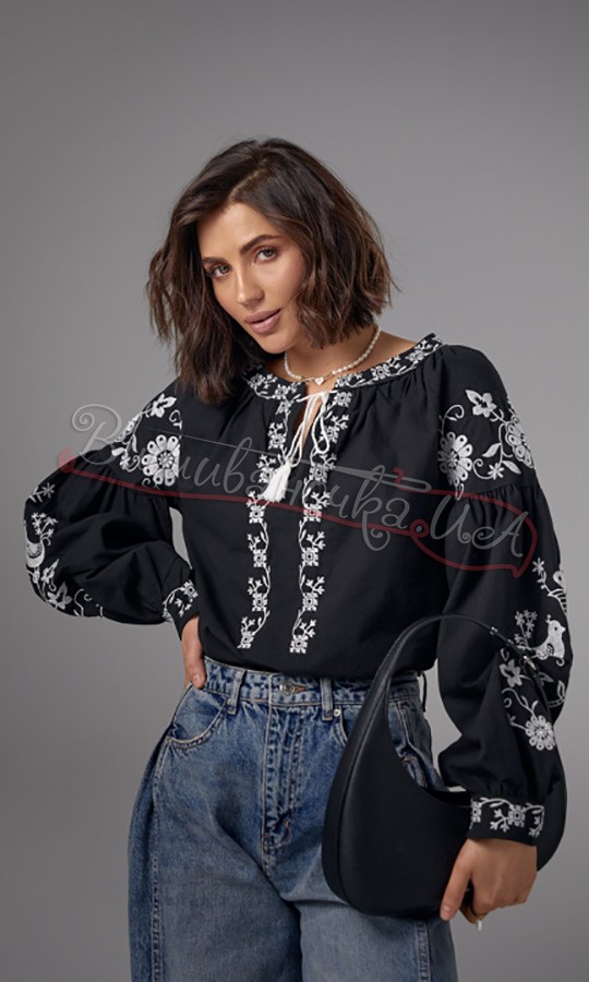 Жіноча сорочка з вишивкою гладдю 5444 - фото 1 vishivano4ka.com.ua