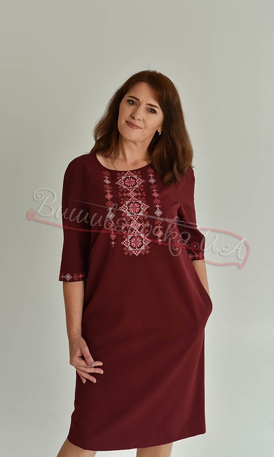 Бордове плаття з вишивкою 4582 - фото 1 vishivano4ka.com.ua