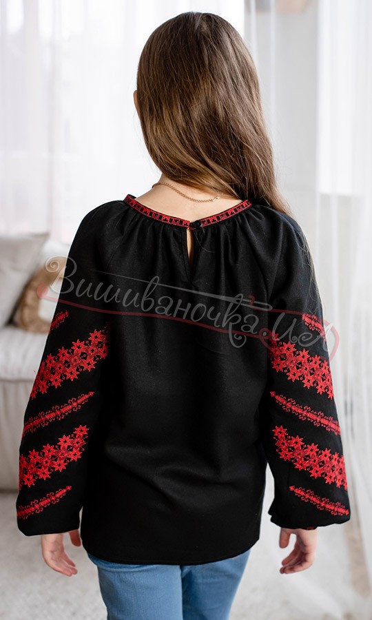 Черная вышиванка для девочки 4368 - фото 3 vishivano4ka.com.ua