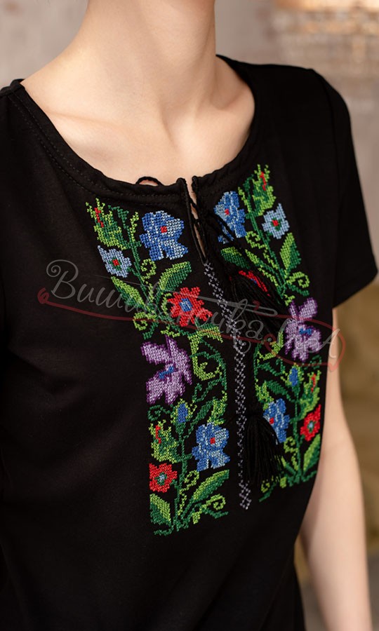 Чорна футболка з вишивкою 5147 - фото 3 vishivano4ka.com.ua