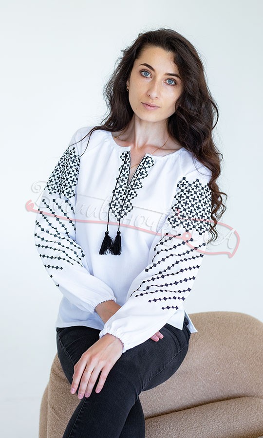 Блузка жіноча з вишитим орнаментом 5903 - фото 2 vishivano4ka.com.ua