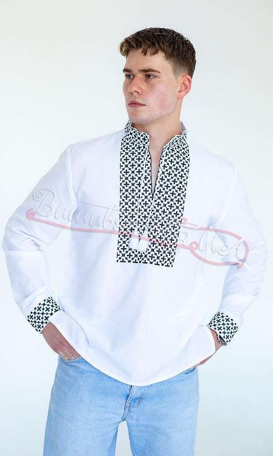 Мужская вышиванка с черным узором 7903 - фото 2 vishivano4ka.com.ua