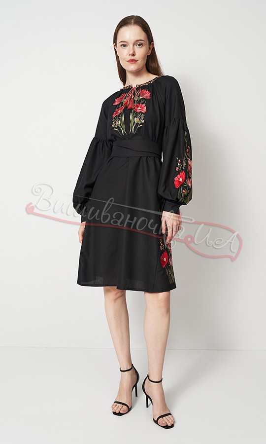 Чорна коротка сукня з квітковою вишивкою 1205-5к